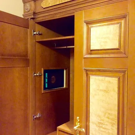 Luxury Pilies Avenue Apartment *