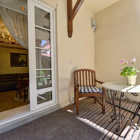 Luxury Pilies Avenue Apartment